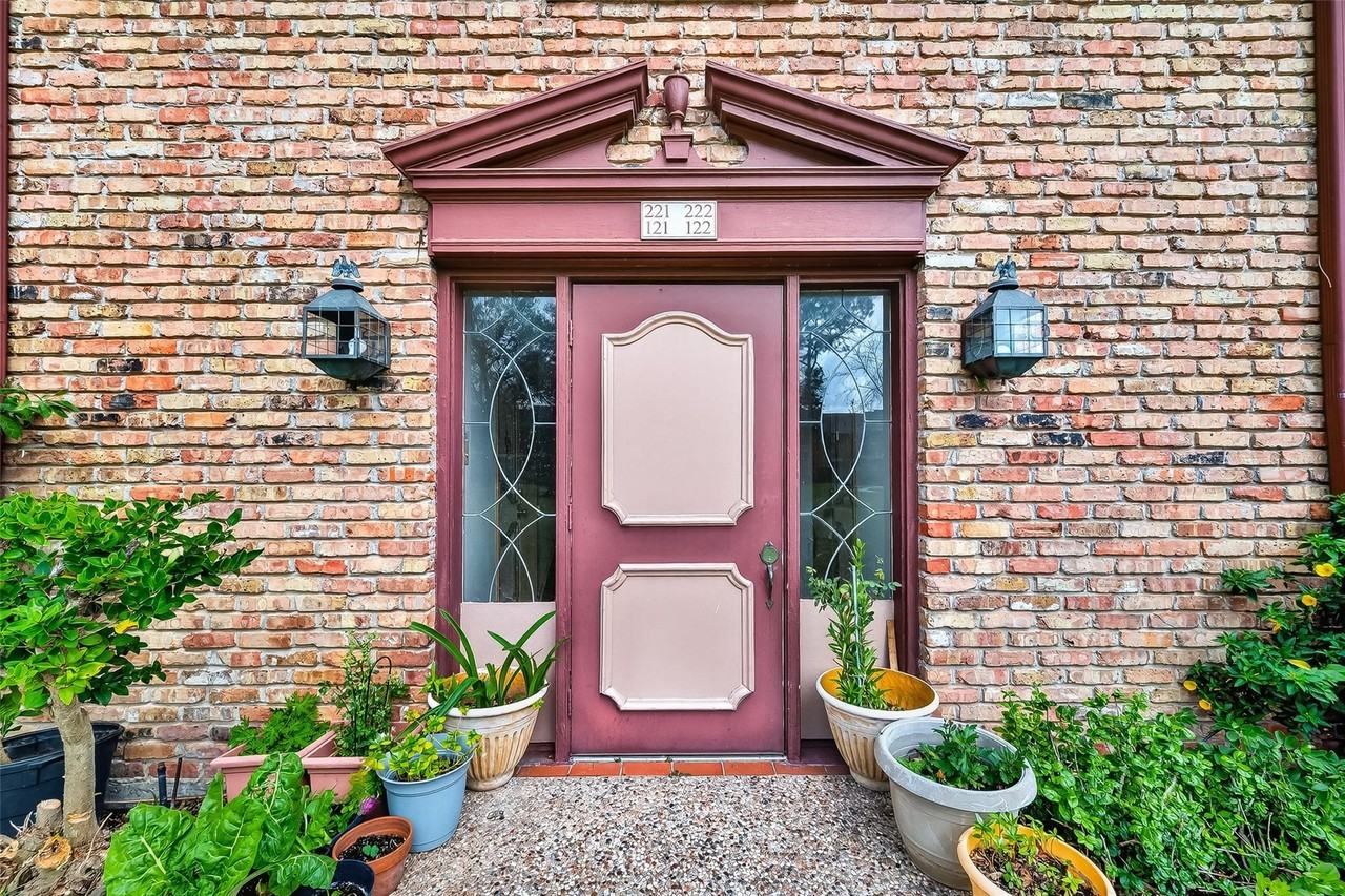 7600 Burgoyne Rd Unit 121 - Photo 2 of 43