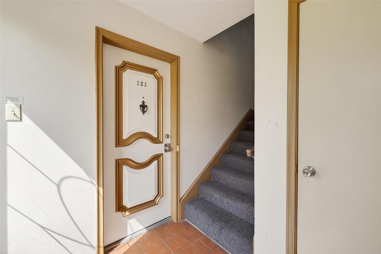 7600 Burgoyne Rd Unit 121 - Photo 3 of 43