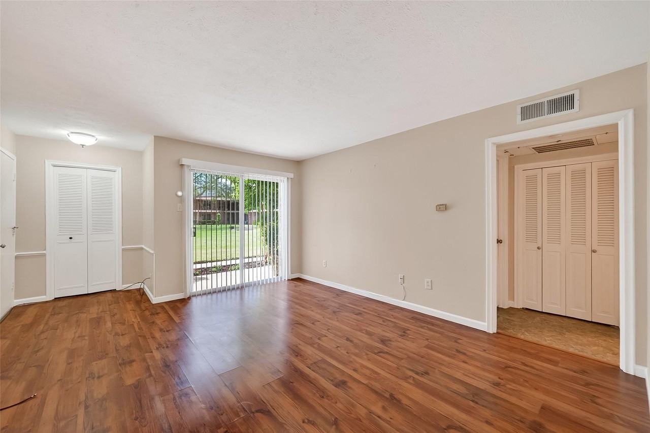 7600 Burgoyne Rd Unit 121 - Photo 4 of 43