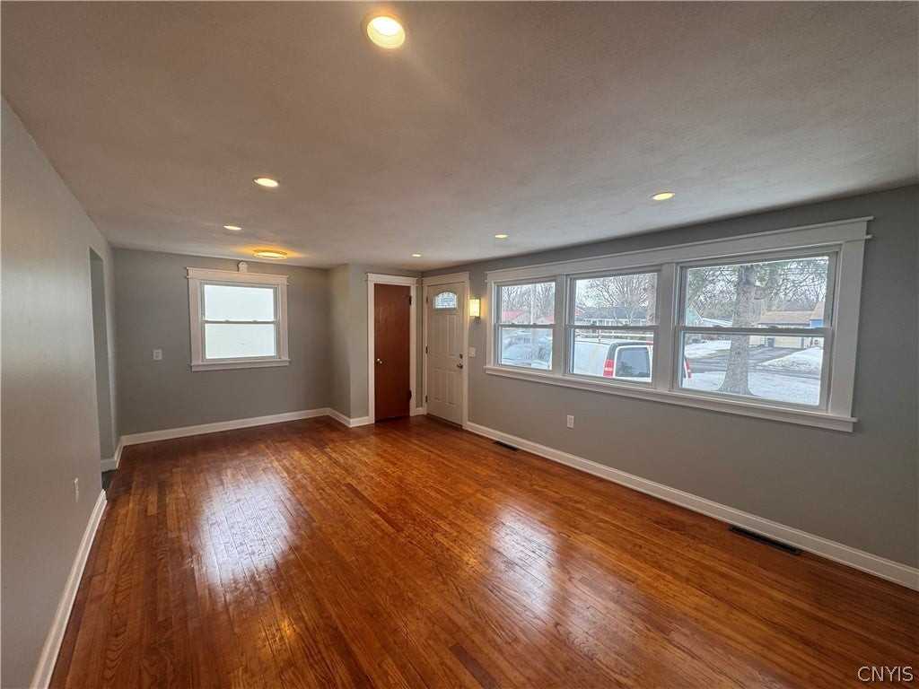 108 Kristin Rd - Photo 2 of 28