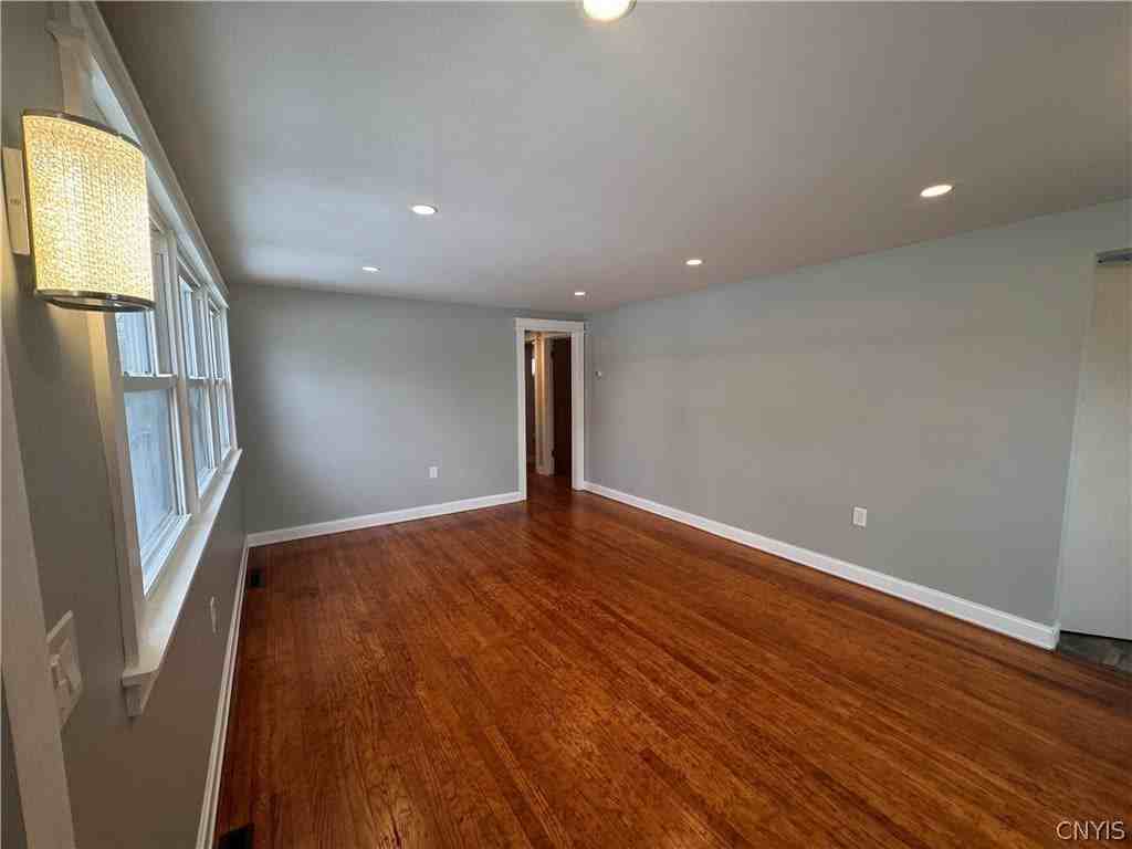 108 Kristin Rd - Photo 4 of 28