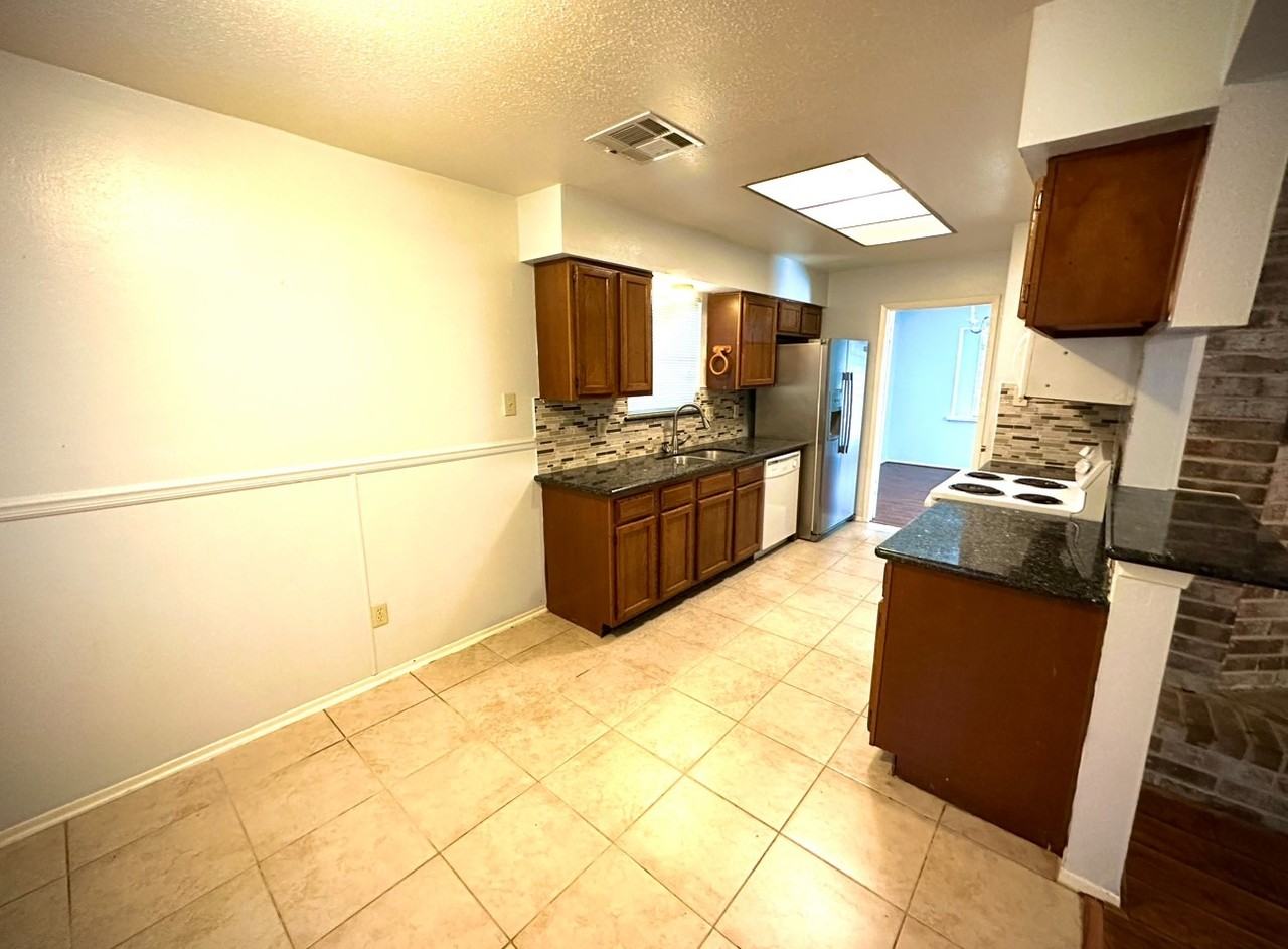 18 Brookflower Rd - Photo 5 of 23