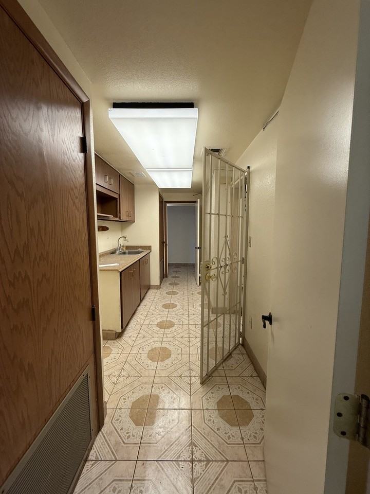 1444 N 16th St - Photo 4 of 43