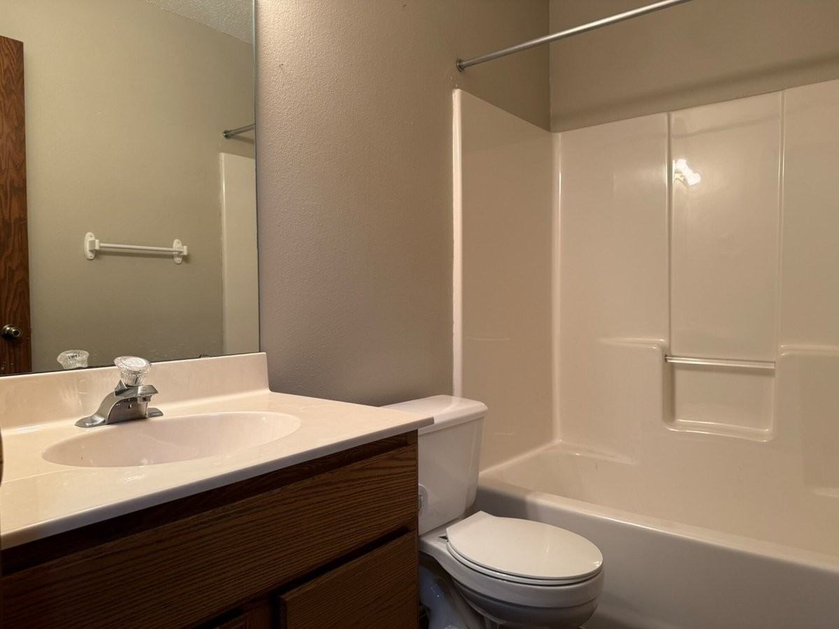 2733 33 1/2 Ave S - Photo 2 of 50