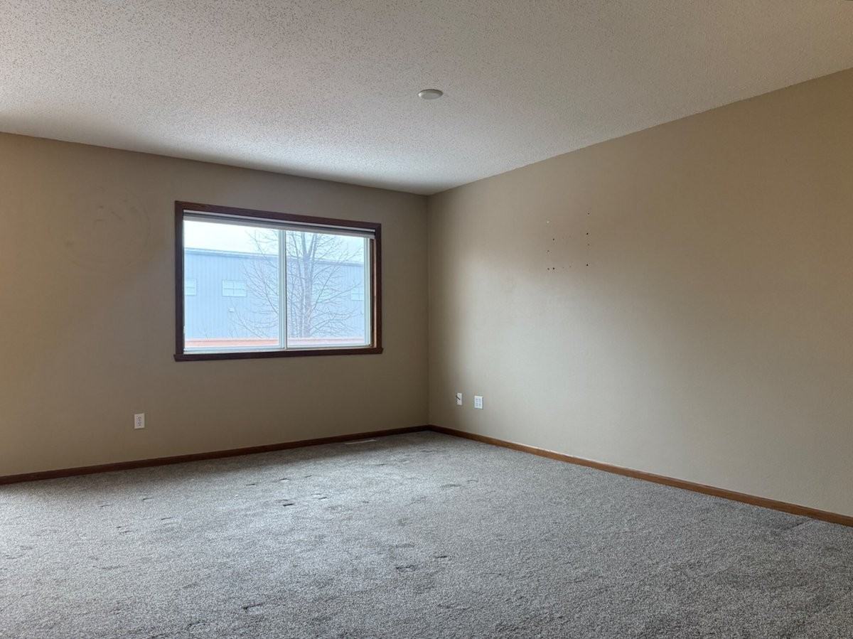 2733 33 1/2 Ave S - Photo 3 of 50