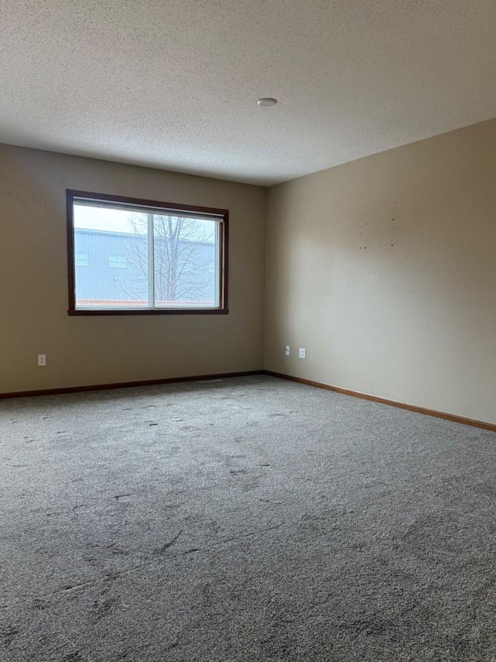 2733 33 1/2 Ave S - Photo 4 of 50