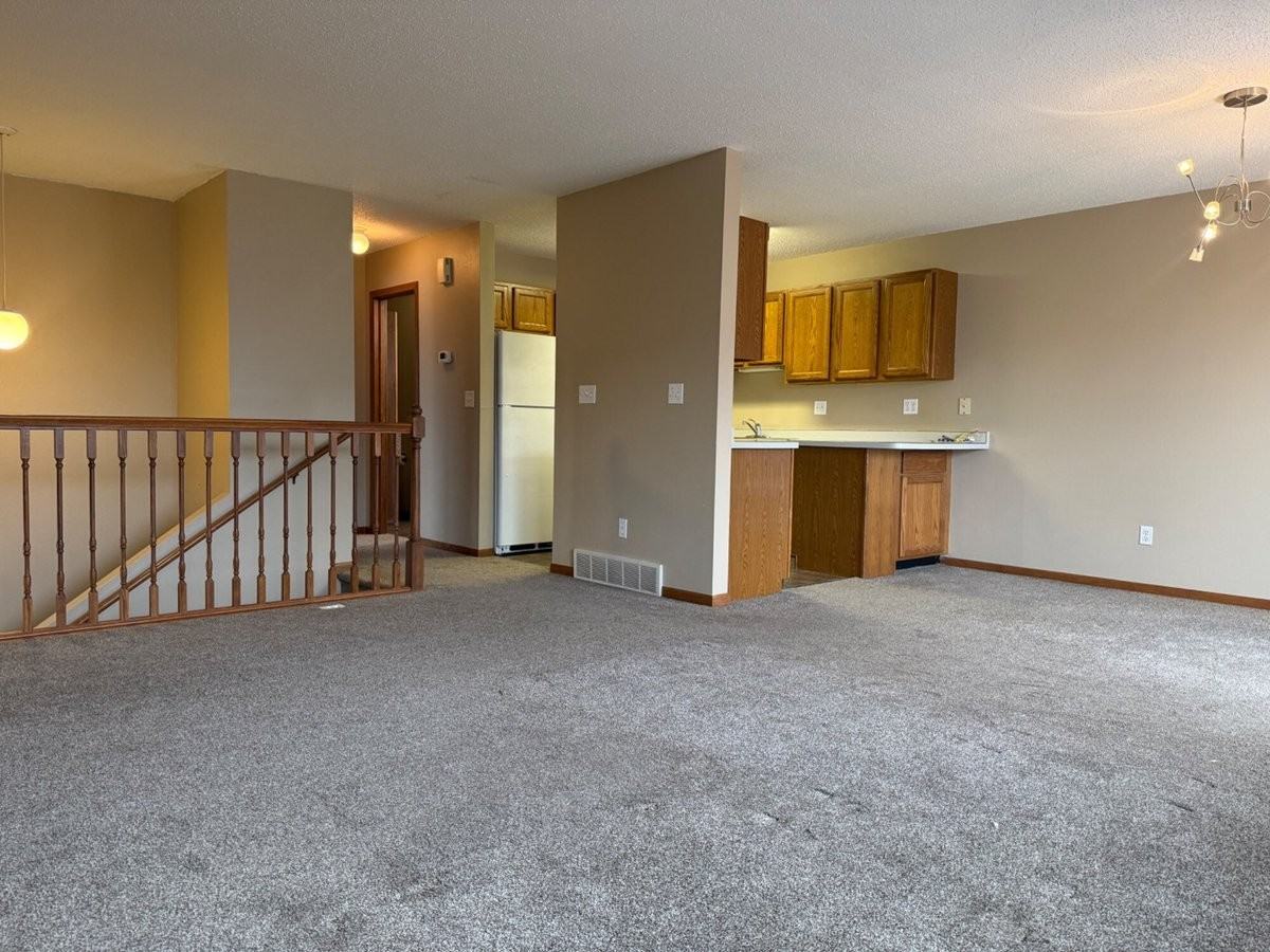 2733 33 1/2 Ave S - Photo 7 of 50