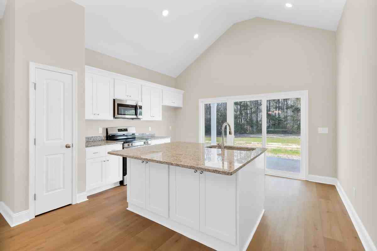 1138 Hanover Ln Ne - Photo 2 of 22