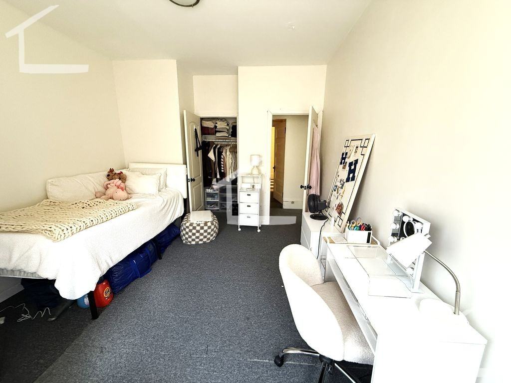 771 Beacon St Apt 923 #2 - Photo 5 of 14