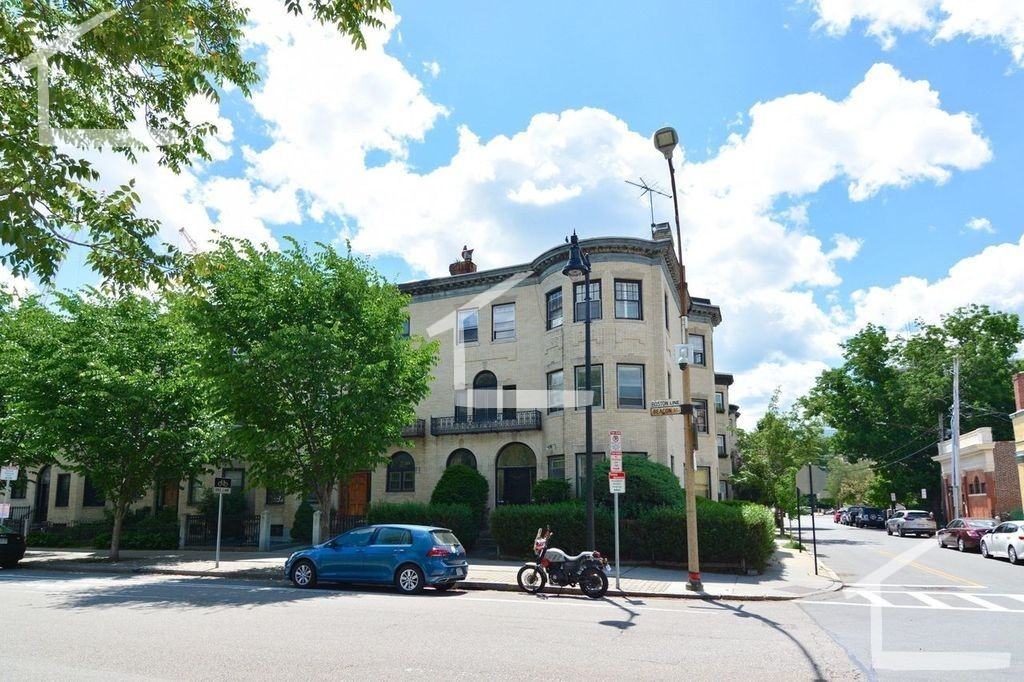 771 Beacon St Apt 923 #2 - Photo 6 of 14