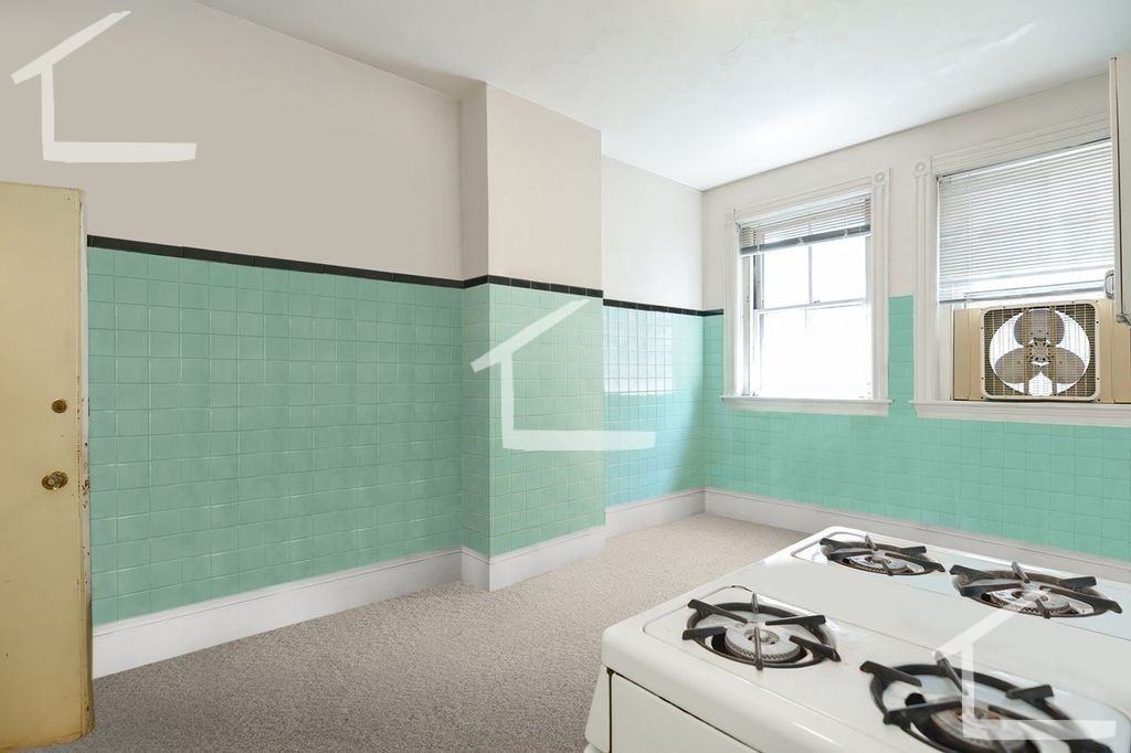 771 Beacon St Apt 923 #3 - Photo 5 of 11