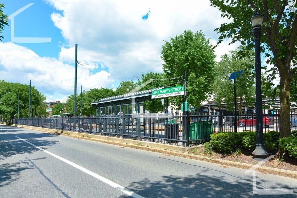 771 Beacon St Apt 923 #3 - Photo 6 of 11