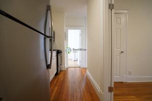 featured image of 6 Camelot Ct #18