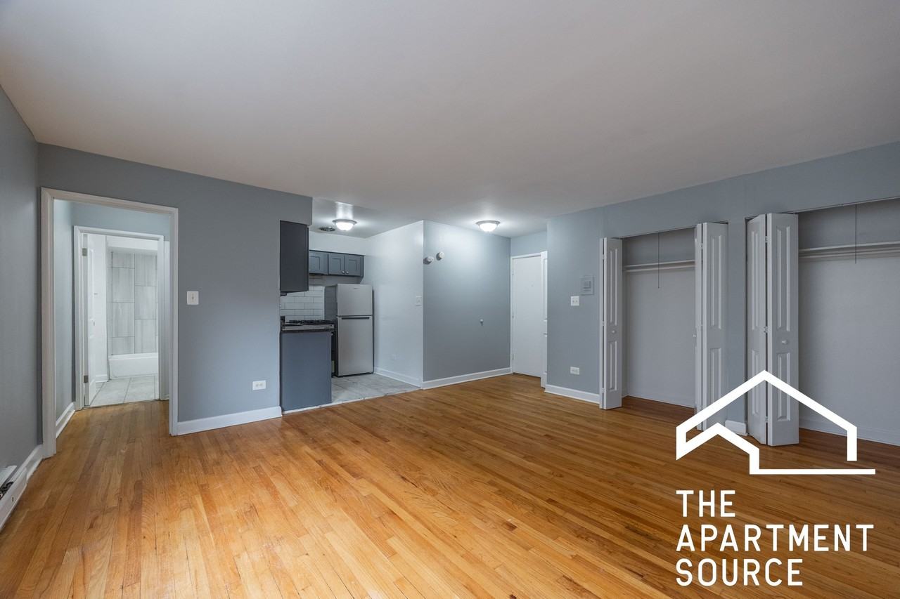 1515 W Morse Ave #304 - Photo 2 of 9