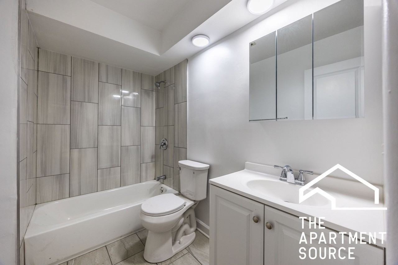 1515 W Morse Ave #304 - Photo 7 of 9