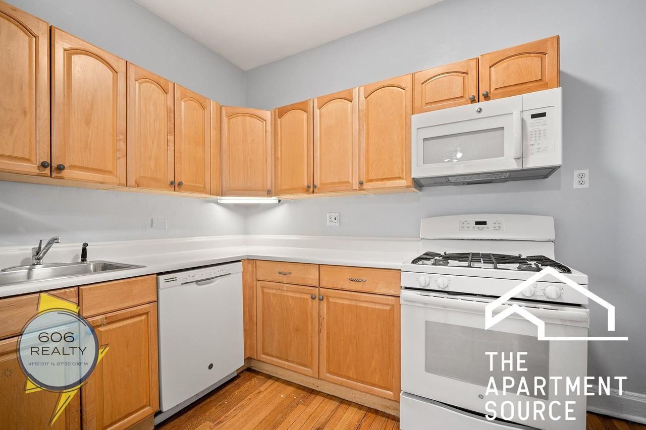 824 W Wrightwood Ave #2 - Photo 5 of 12