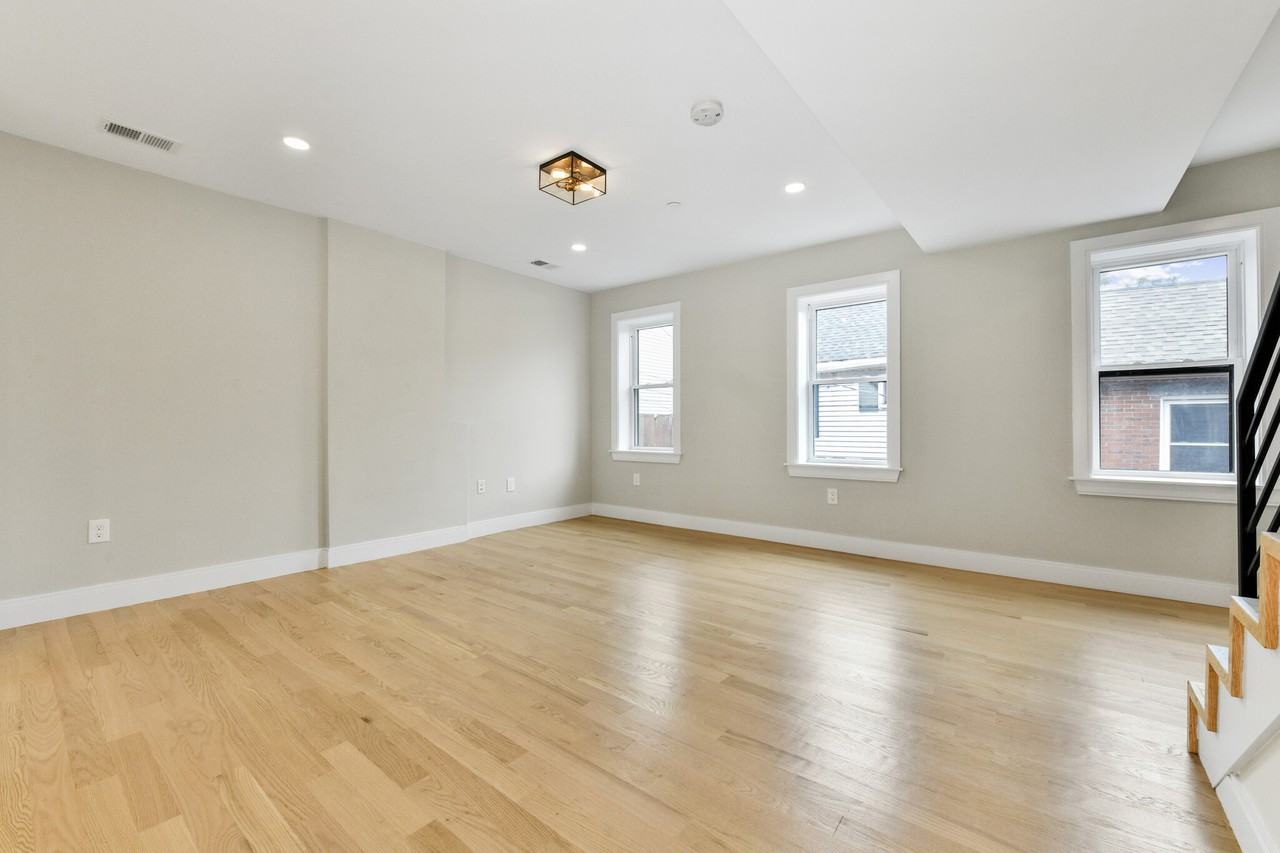 11 Webster Ave #2 - Photo 6 of 22