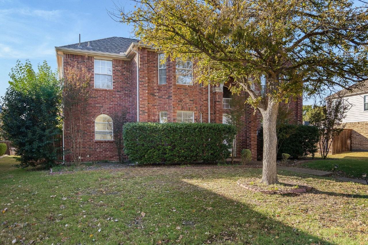 7905 Pirates Cove Dr - Photo 3 of 30