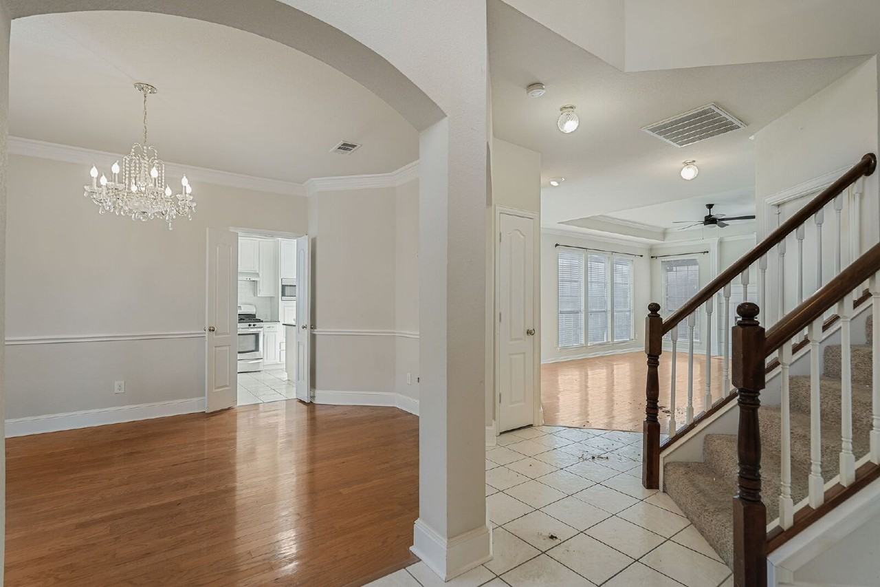 7905 Pirates Cove Dr - Photo 4 of 30