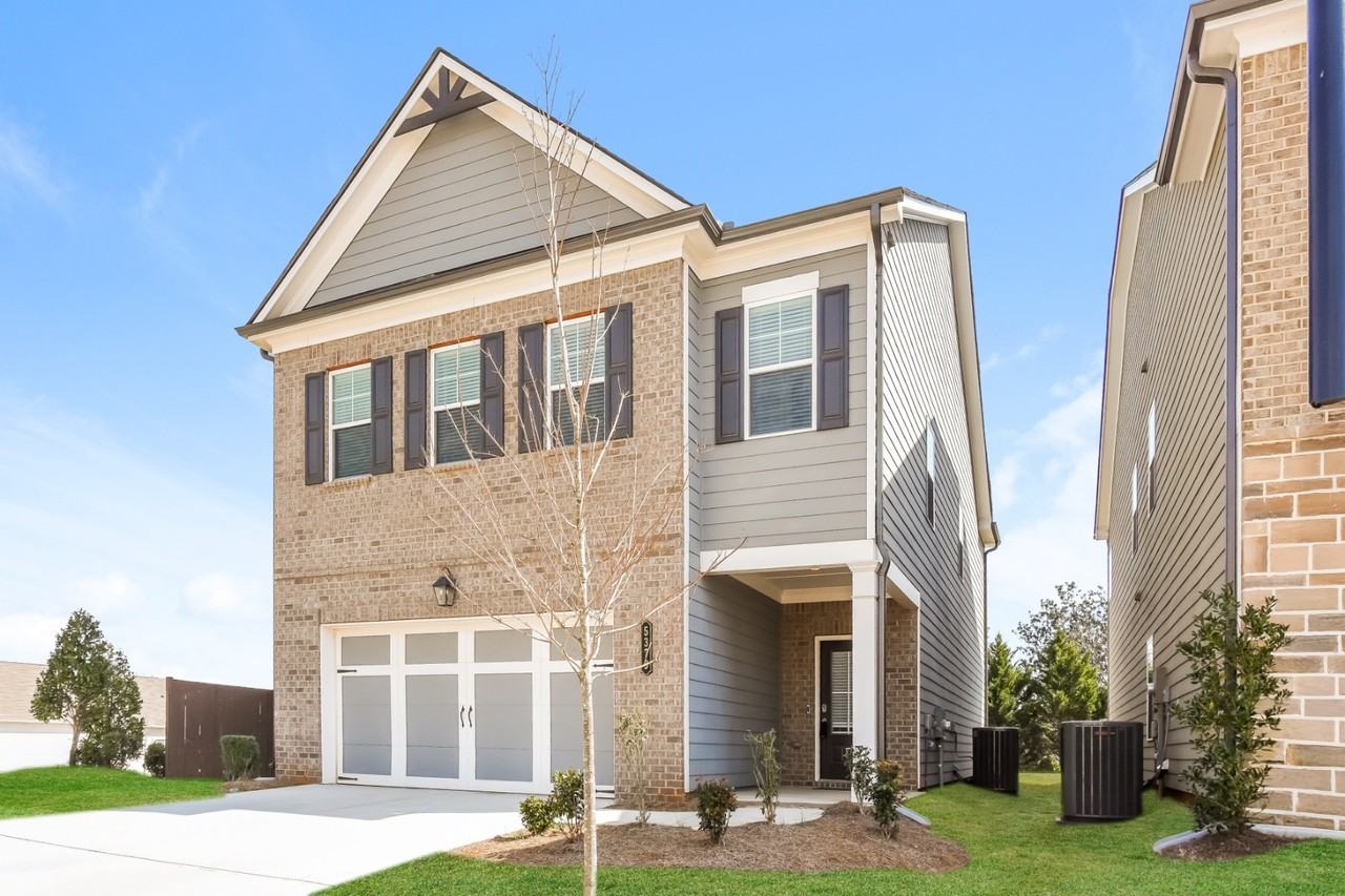 5379 Fox Den Rd - Photo 2 of 45