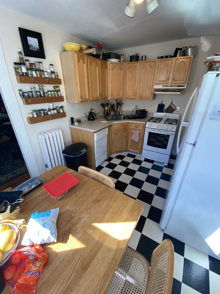 28 Lowell St #1L - Photo 4 of 12