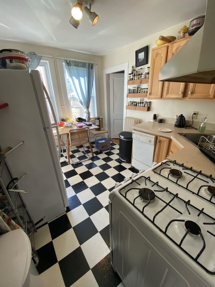 28 Lowell St #1L - Photo 5 of 12