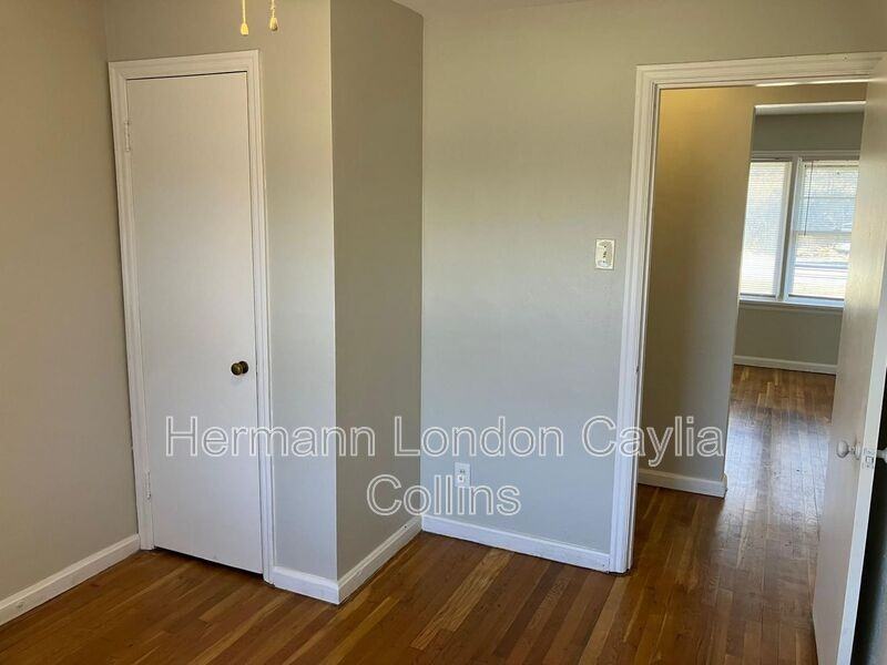 1049 Willmann Ct - Photo 4 of 15