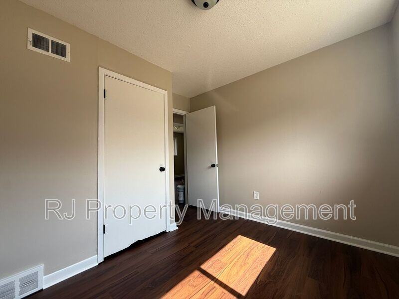 256 Delta Rd - Photo 4 of 9