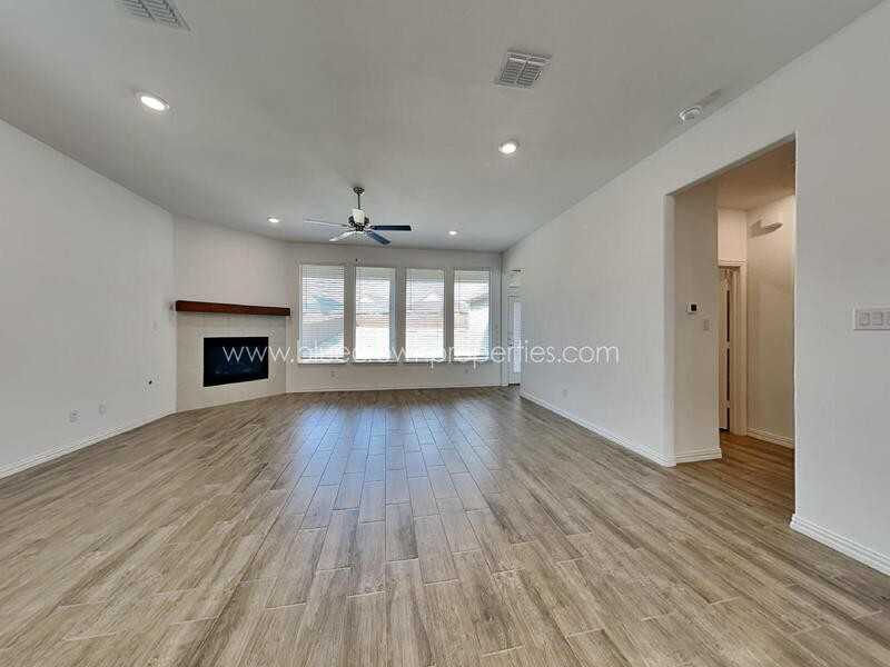 1812 Roadrunner Dr - Photo 2 of 16