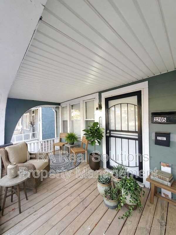 2205 Sullivant Ave - Photo 2 of 18