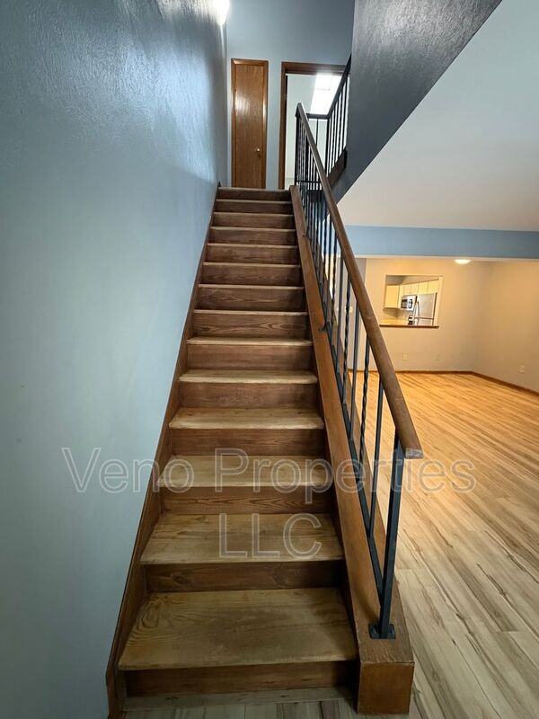 8 Redcoat Ct - Photo 7 of 15