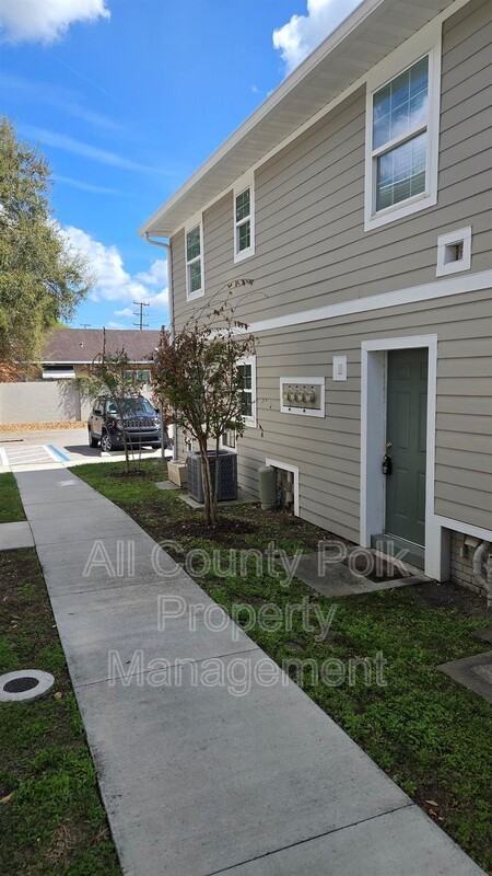 915 Ariana St #1 - Photo 3 of 18