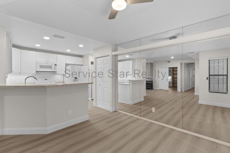 4201 N 20th St #17 - Photo 7 of 22