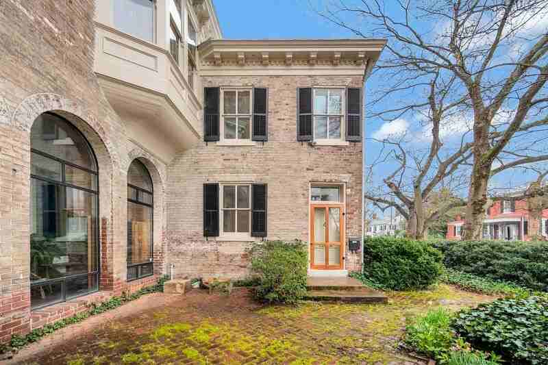 1201A Princess Anne St - Photo 3 of 36