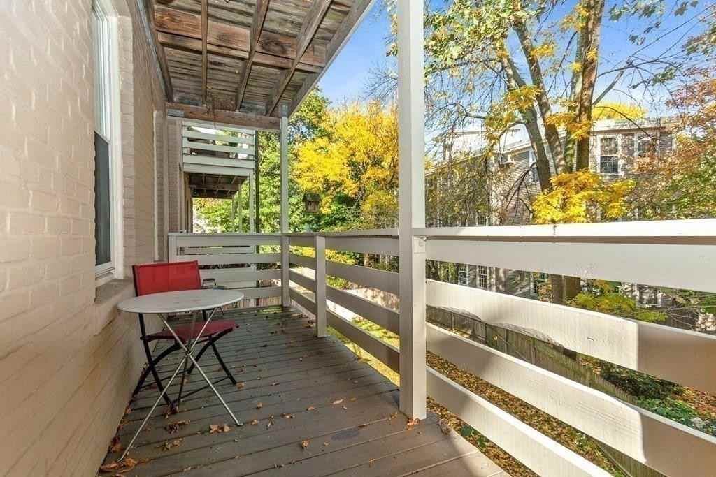 268 Windsor St #4 - Photo 4 of 10