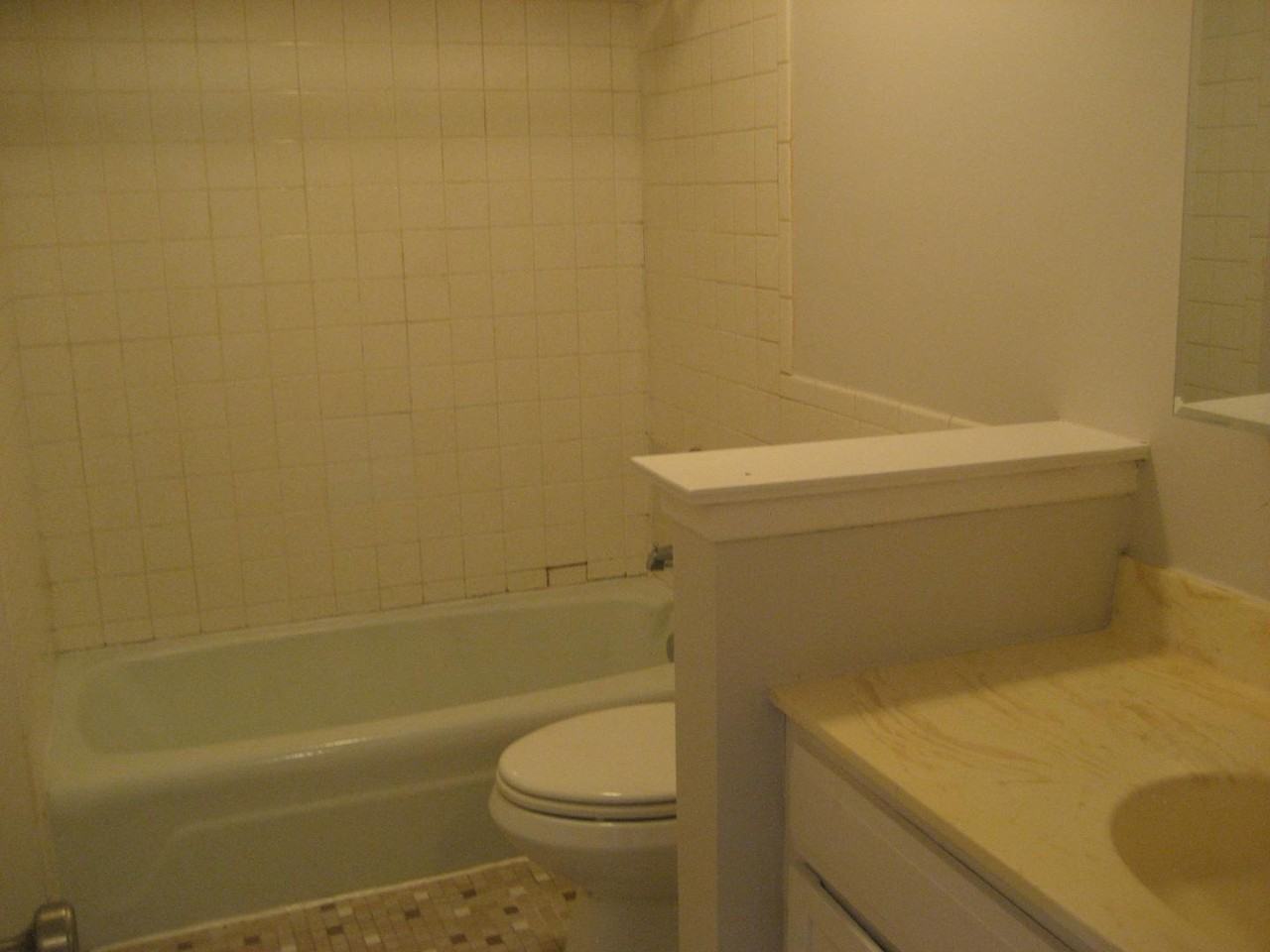 1424 Carol Ct #3A - Photo 2 of 16
