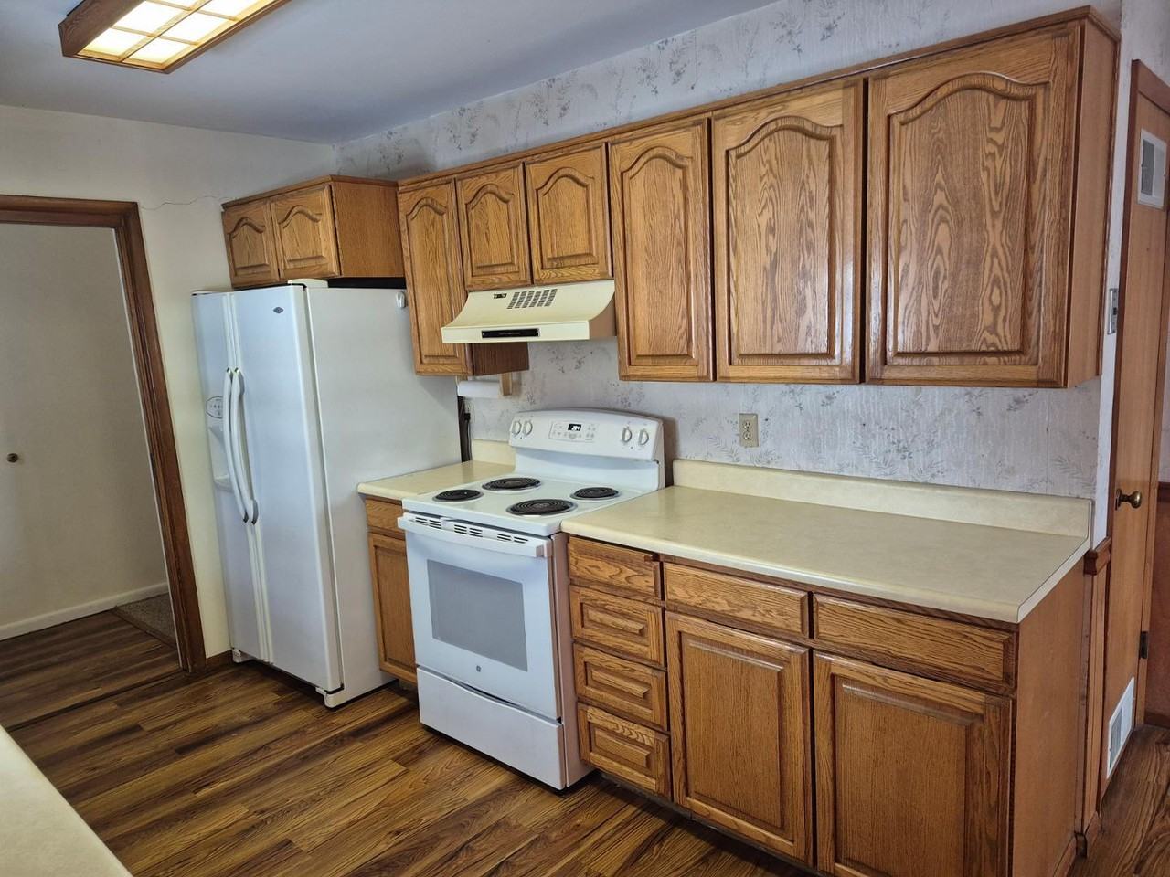 611 Valley Rd - Photo 6 of 28