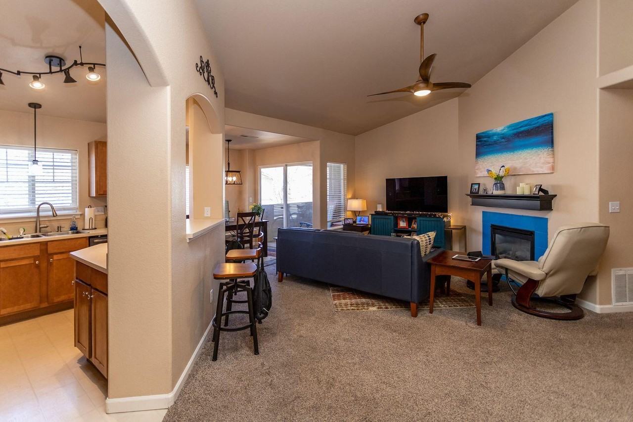 6944 Ash Creek Hts #204 - Photo 6 of 27