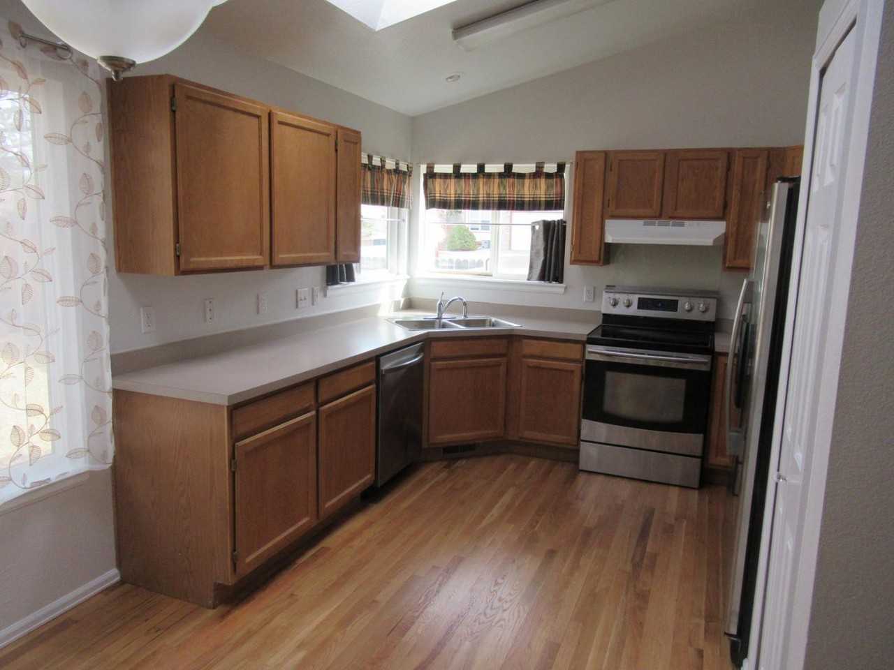 3190 Leoti Dr - Photo 4 of 23