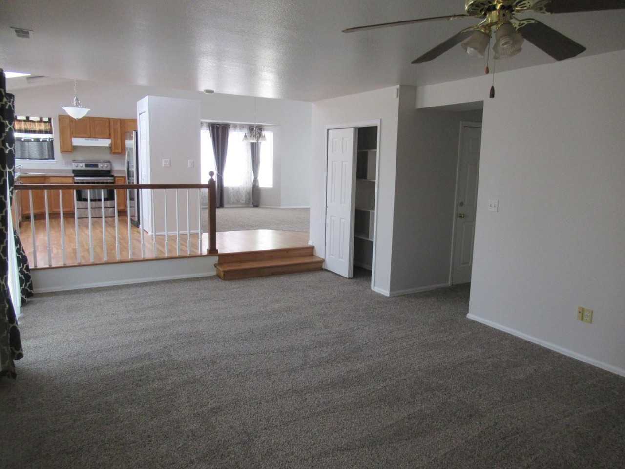 3190 Leoti Dr - Photo 6 of 23