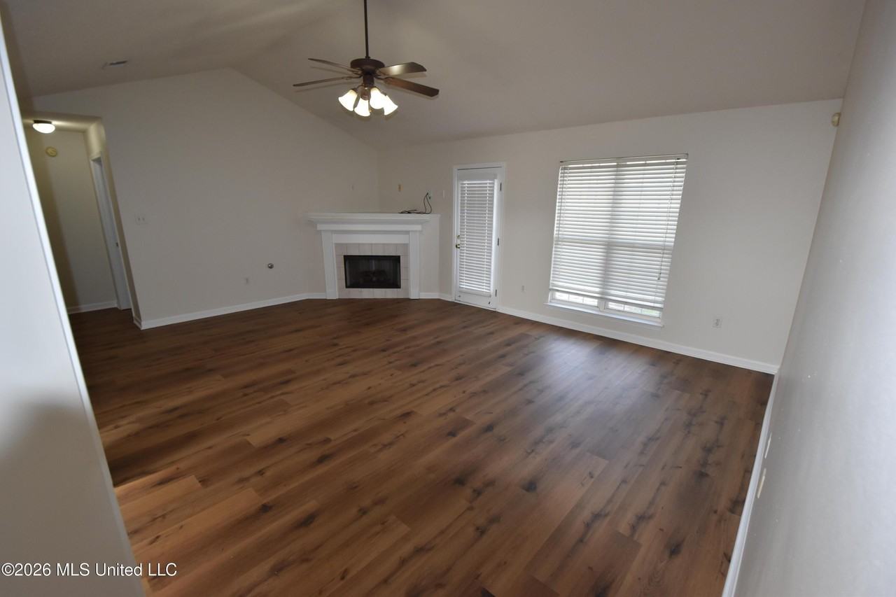 5692 Kuykendall Dr - Photo 2 of 19