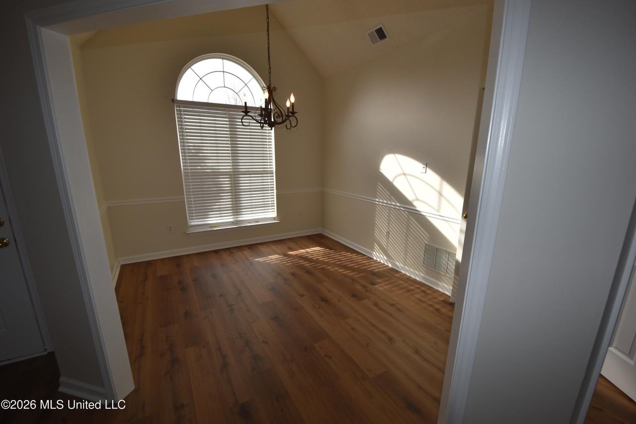 5692 Kuykendall Dr - Photo 3 of 19