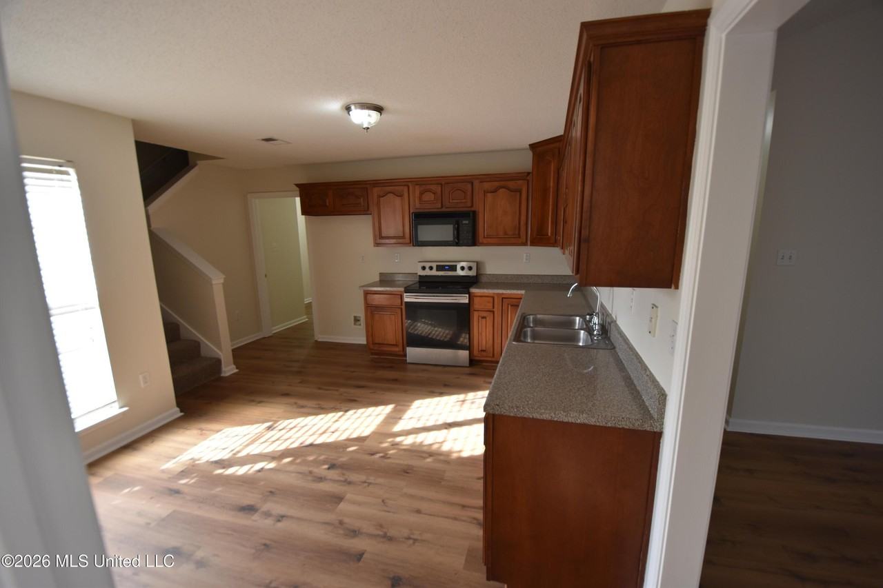 5692 Kuykendall Dr - Photo 5 of 19