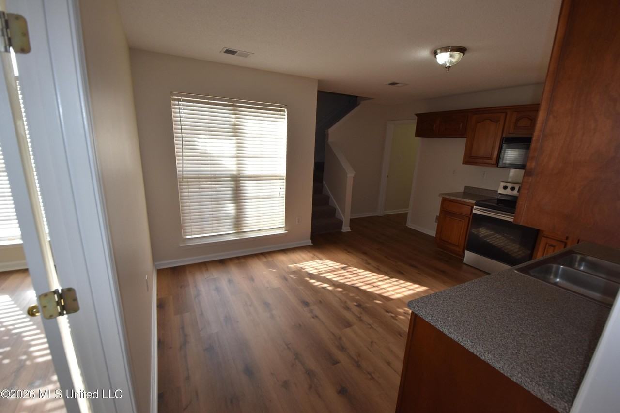 5692 Kuykendall Dr - Photo 6 of 19