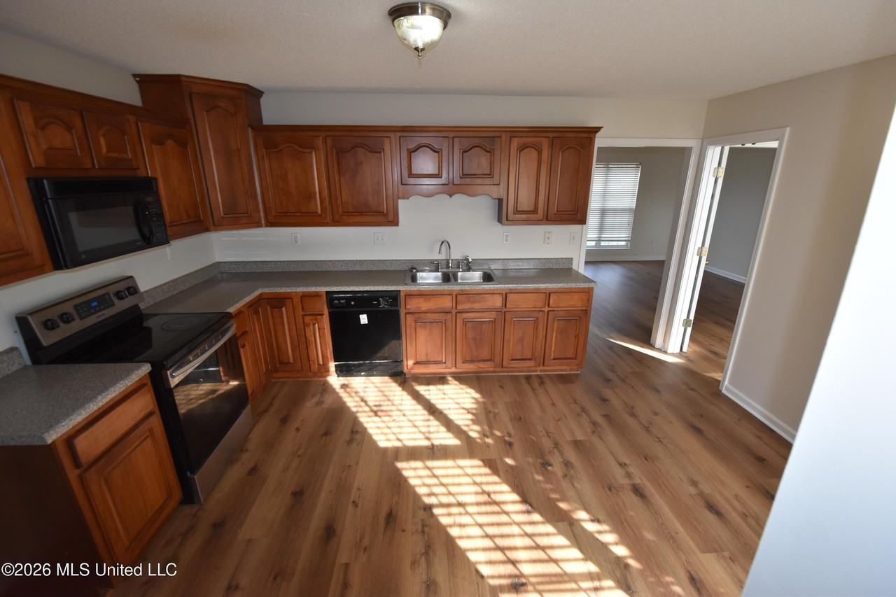 5692 Kuykendall Dr - Photo 7 of 19