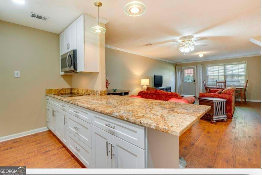 1030 Fountain Glen Dr - Photo 4 of 6