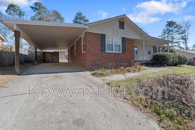 4553 Hillside Dr - Photo 3 of 15