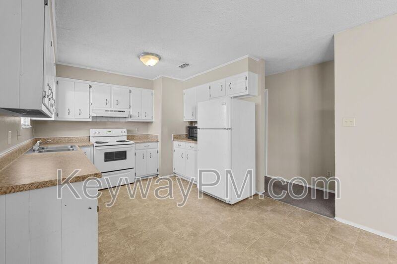 4553 Hillside Dr - Photo 6 of 15