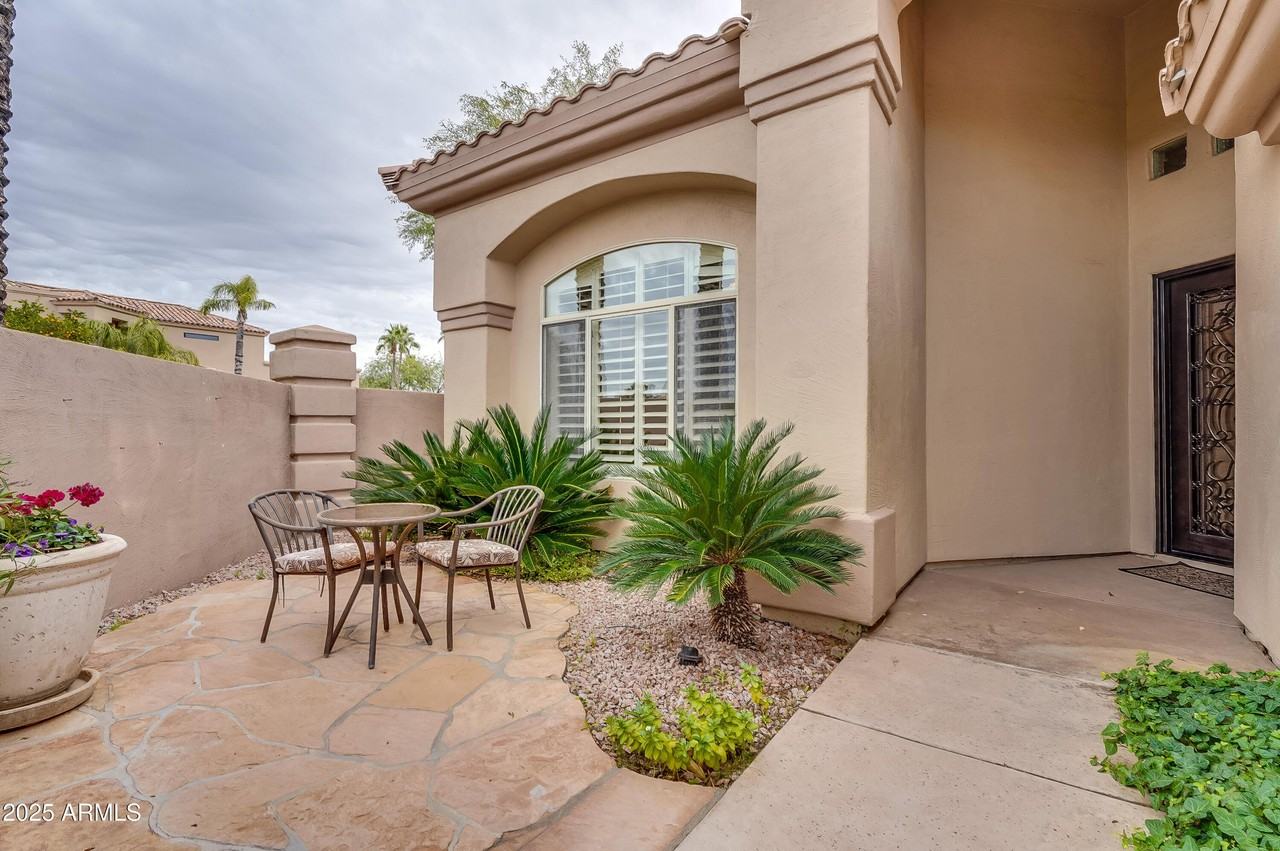 10193 E Bayview Dr - Photo 4 of 44