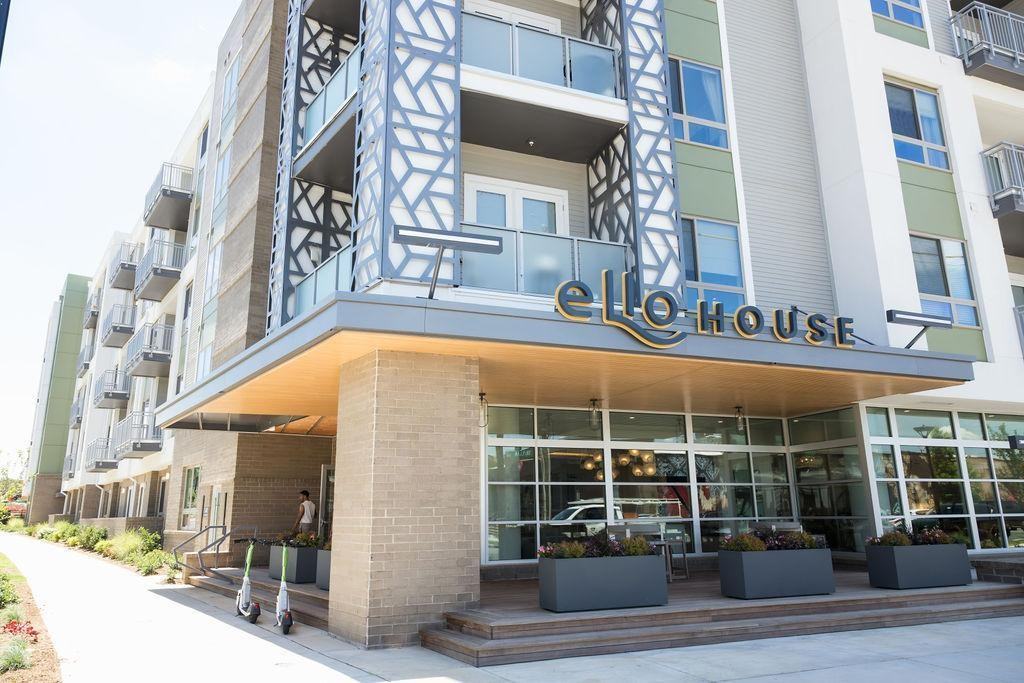 3615 Tryclan Dr - Photo 3 of 28